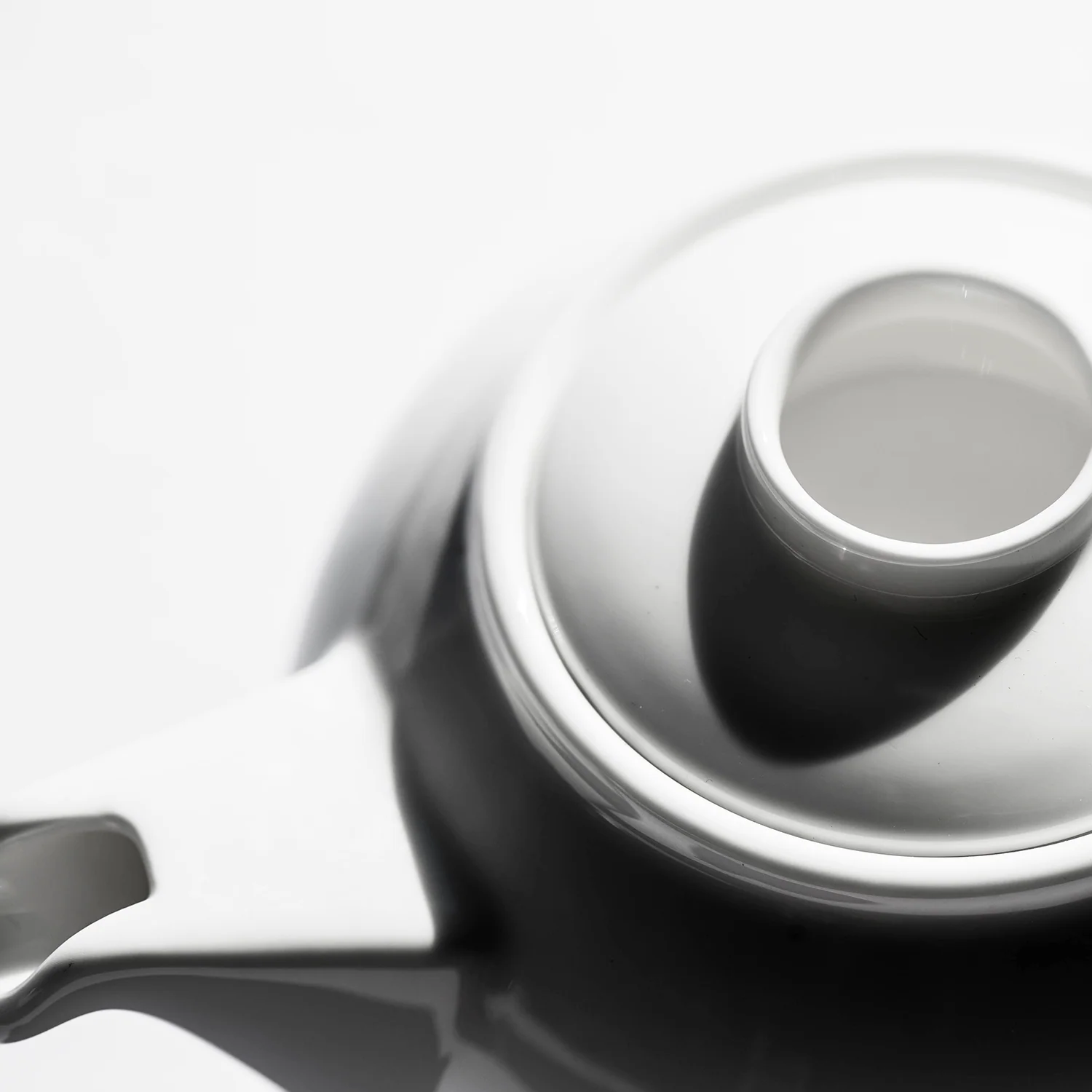 Basic White T-Pot - Image 4